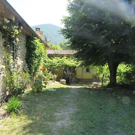 Le Moulin Acomodação com café da manhã Pradelle Exterior foto